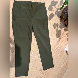 Chico’s Olive Green Ankle Pants | Women’s 10R | Zip Pocket
